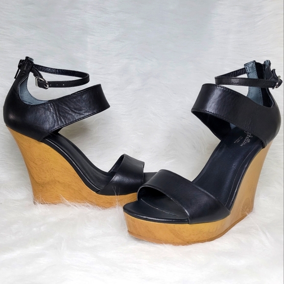 Seychelles Shoes - Seychelles Black Strappy Leather Wedges Size: 9